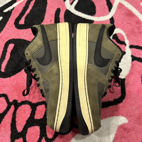 Nike x Undefeated Air Force 1 – Green – Size 11 – Used with Box - Picture 3 of 10